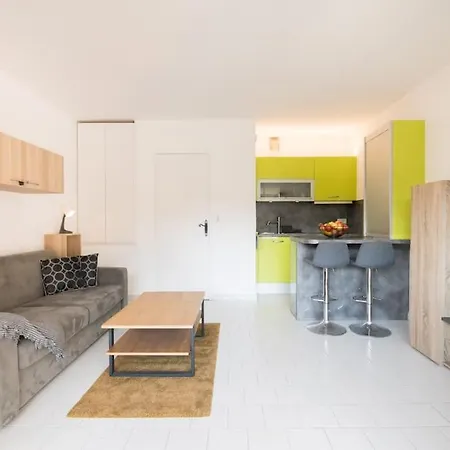 Studio Cabine Climatise -4 Pers- Proche De La Mer *